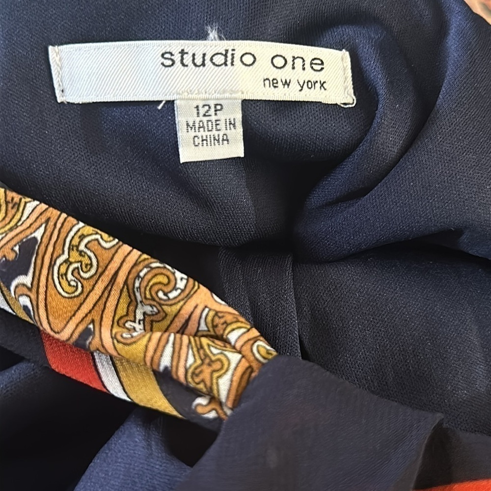 Studio One Dress - Picture 7 of 8